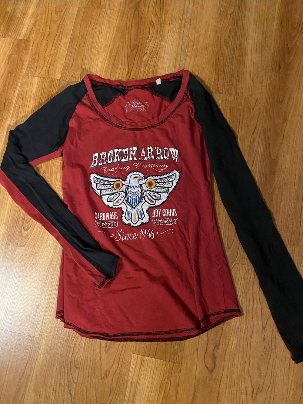 PANHANDLE SLIM Women’s Red & Black Long-Sleeve Graphic Top S